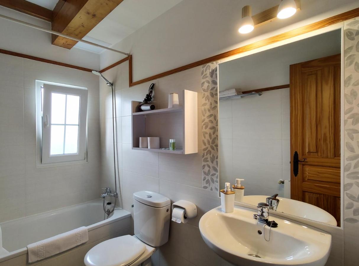 Apartamentos Corona 柯米拉斯 外观 照片