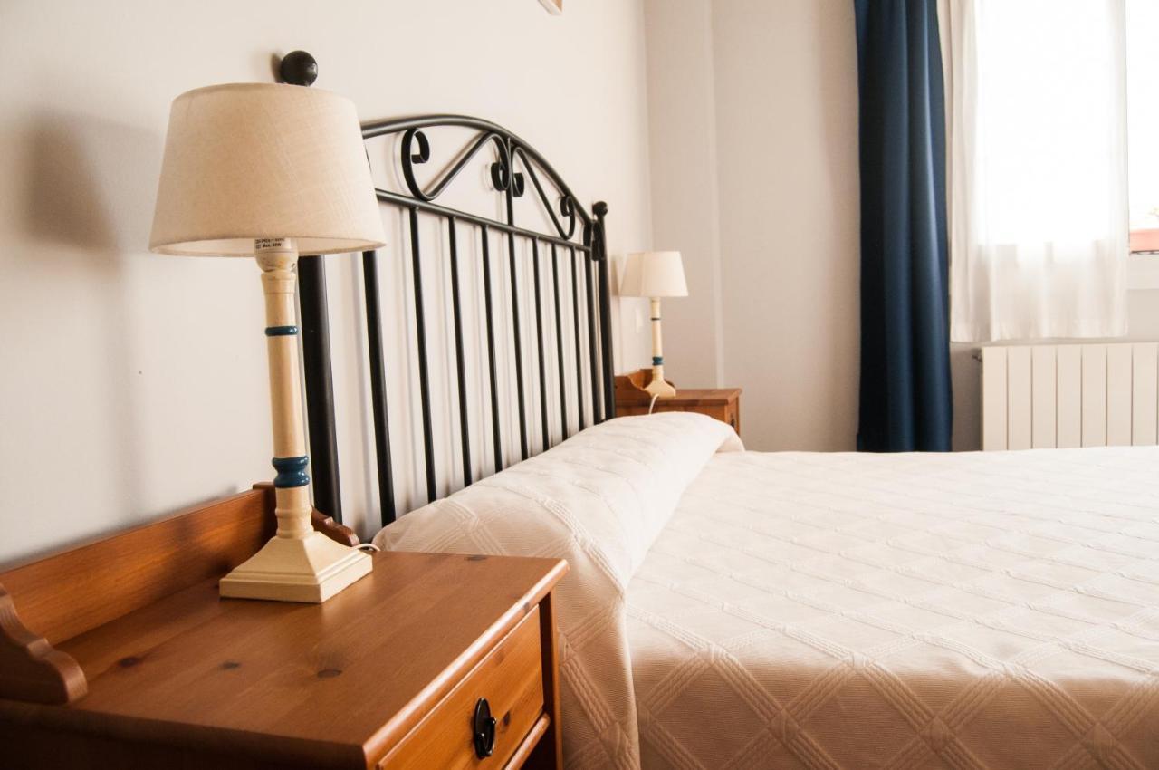 Apartamentos Corona 柯米拉斯 外观 照片